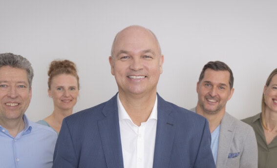 Coach Ingo Steinke mit Teilnehmern