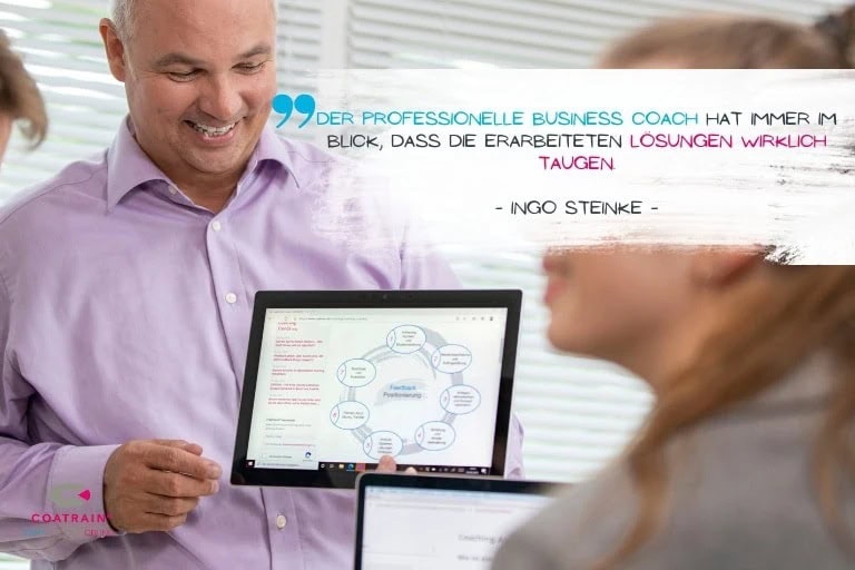Ingo Steinke präsentiert Coaching-Modell und erläutert praxistaugliche Lösungen im professionellen Business Coaching – COATRAIN® Hamburg