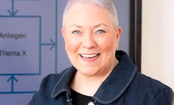 Dipl.-Psych. Johanna M. Steinke im Austausch im Rahmen eines Karriere-Coachings bei COATRAIN® in Hamburg