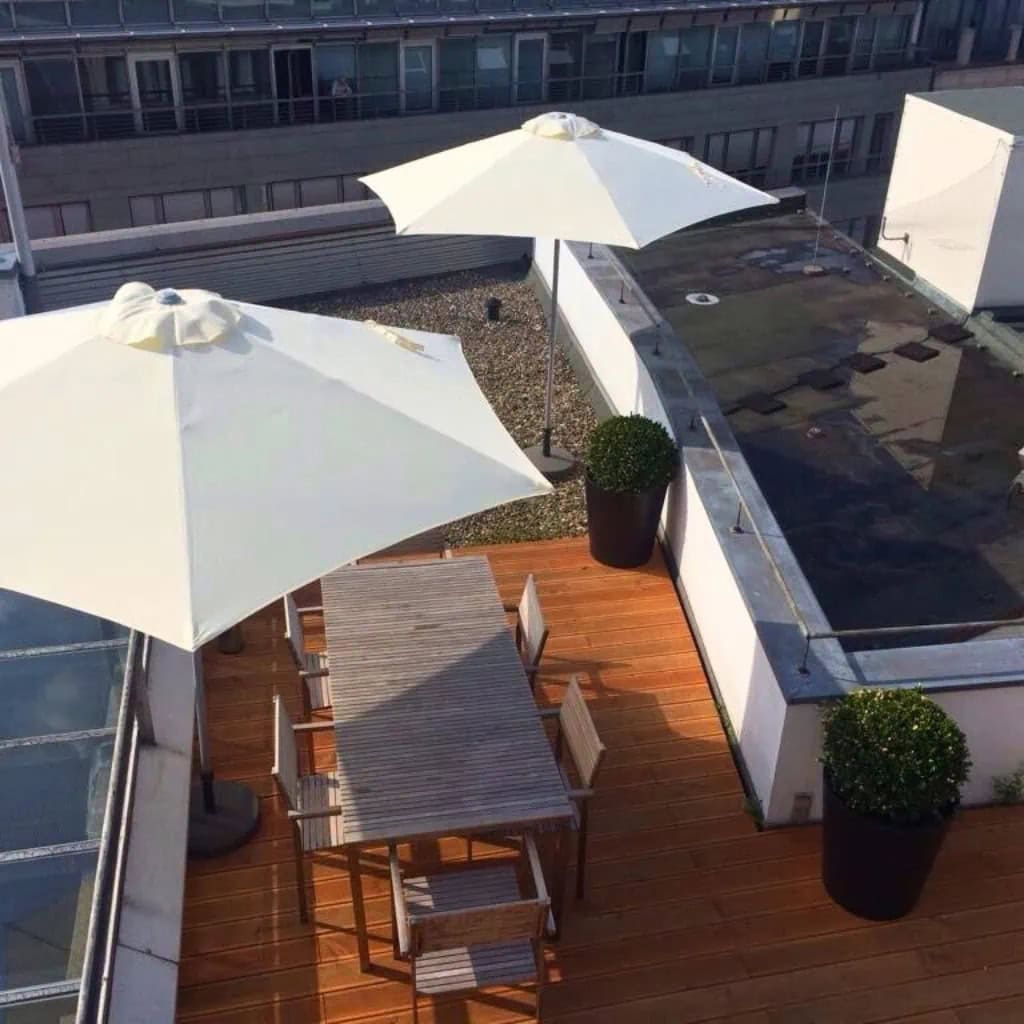 Dachterrasse am COATRAIN® Standort Hamburg City im Lilienhof.